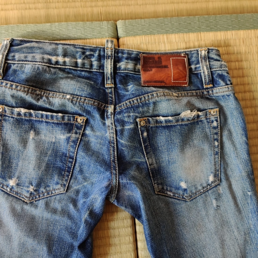 DSQUARED2 distressed jeans